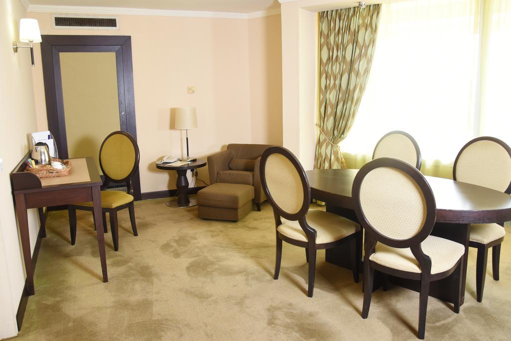 Nicon Luxury Abuja Hotel Exterior foto