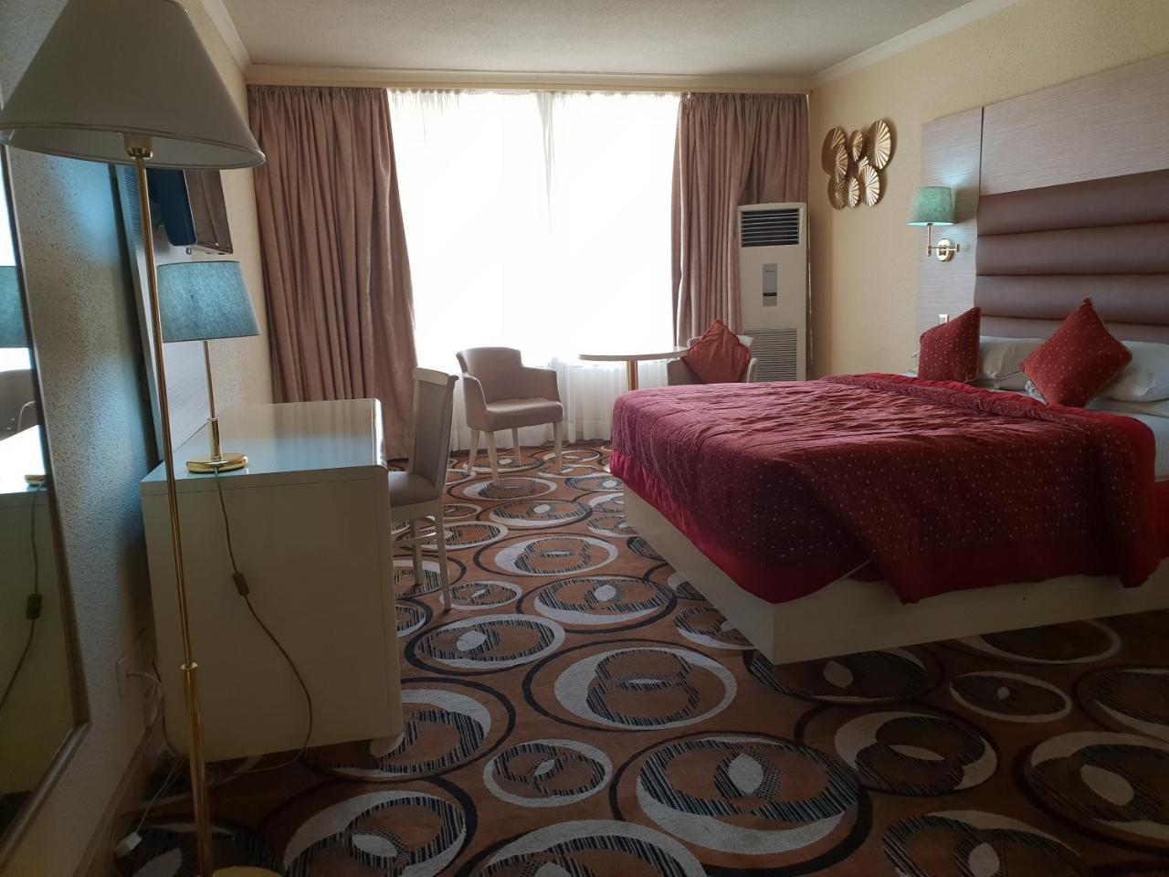 Nicon Luxury Abuja Hotel Exterior foto